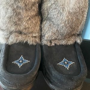 Navy Manitobah Mukluks Snowy Owl